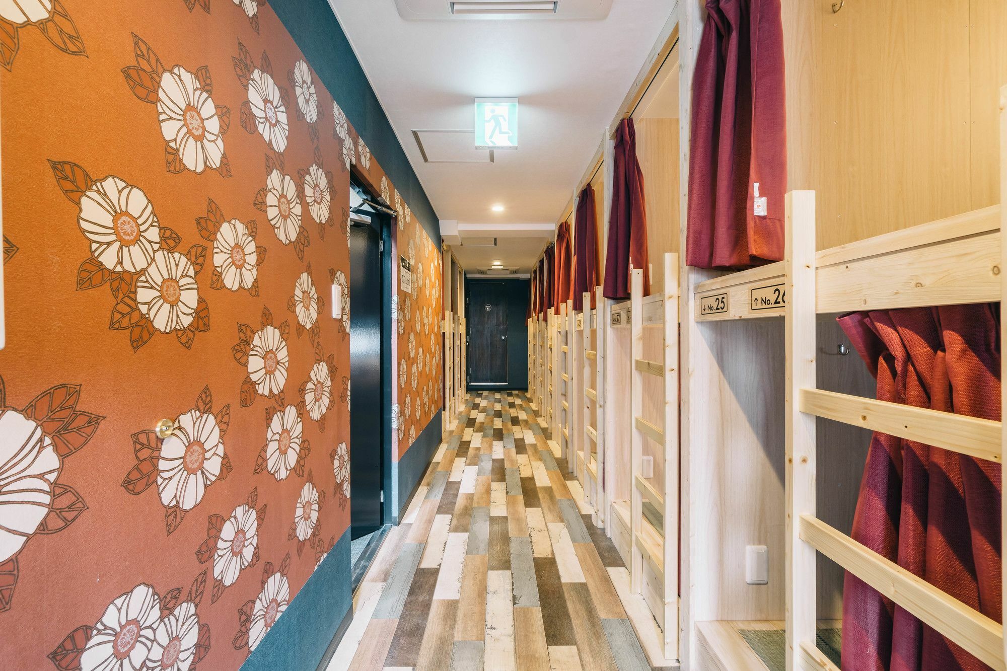 Ikidane House Namba Osaka Hostel ภายนอก รูปภาพ